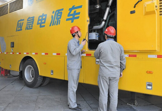 顺庆如何清理被灰尘覆盖的机油散热器？